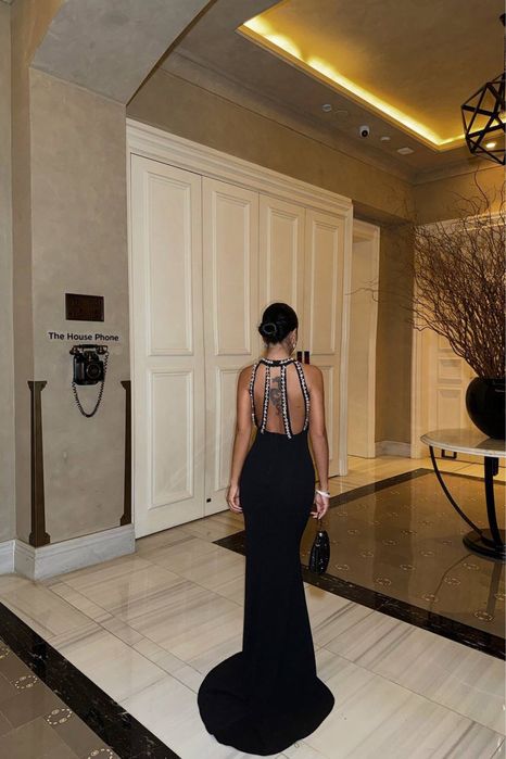 Официална дълга рокля с ефектен гръб