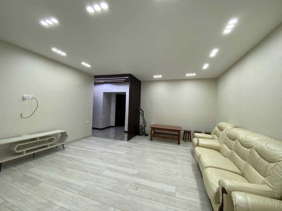 продается 3/3/4 на: Ц7