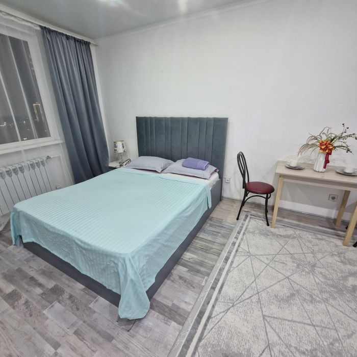 По часам в башнях близнеца, уютно чисто