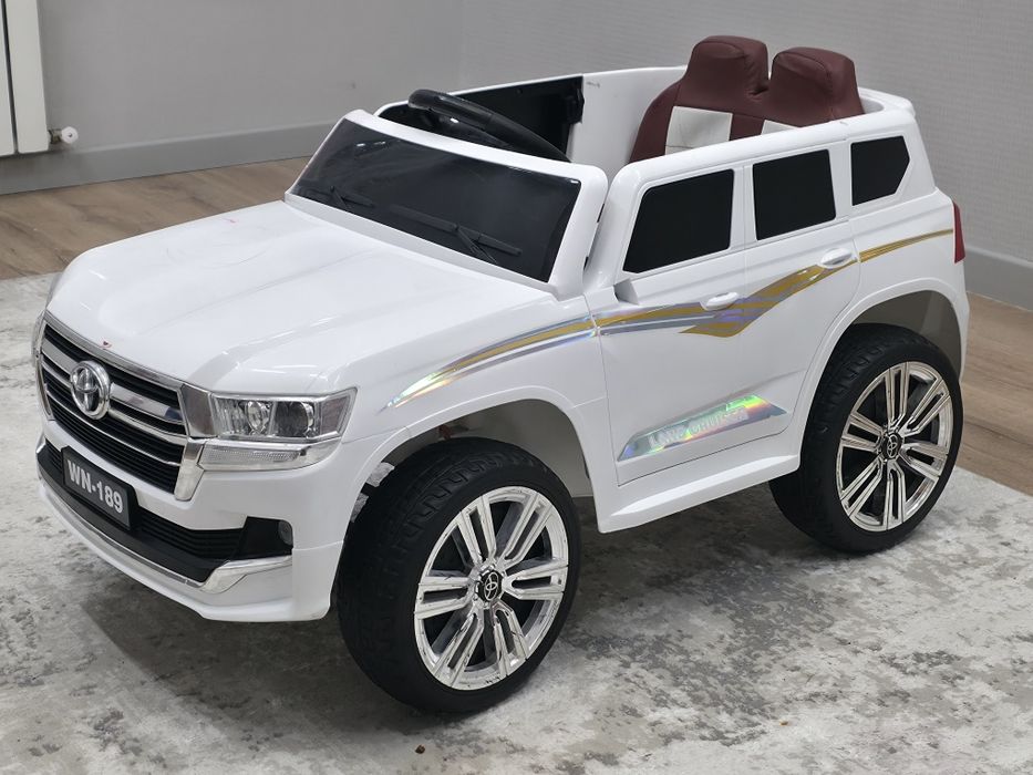 Детский электромобиль Toyota
