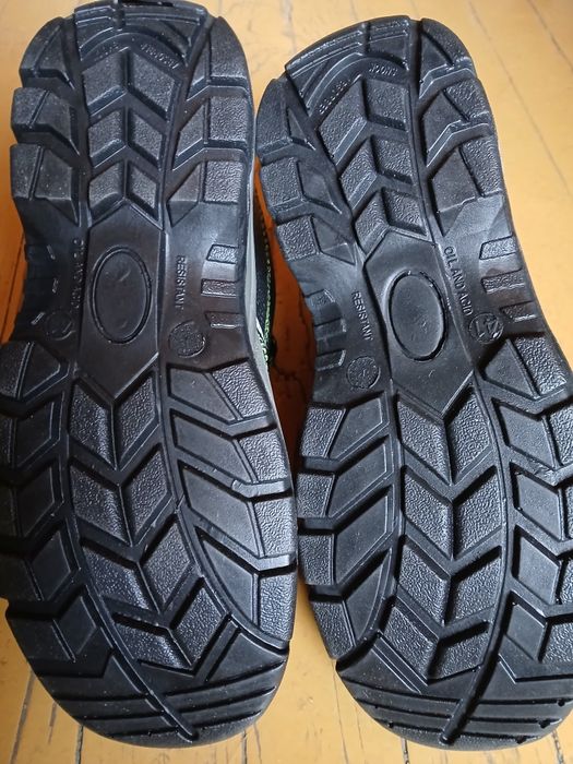 Нови работни обувки защитни