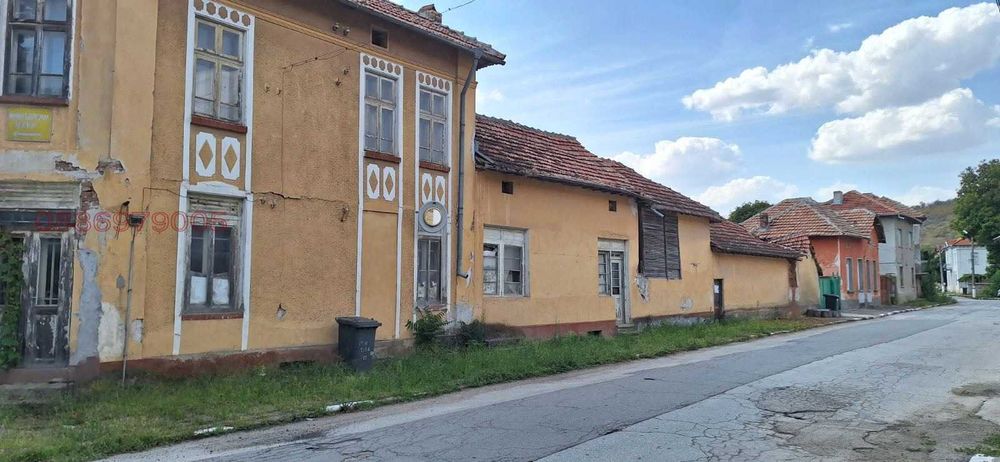 Продава се Къща в с. Беглеж, Област Плевен - 200 кв.м за 63 €/кв.м - Снимка #2