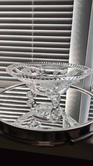 Кристална купичка на крачета