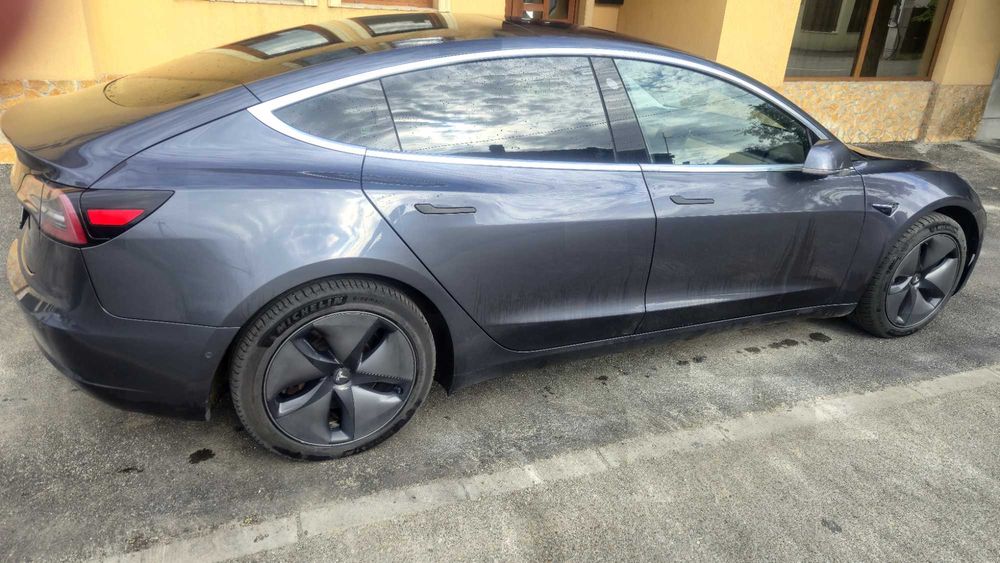 TESLA Model 3 2019 — imagine 3