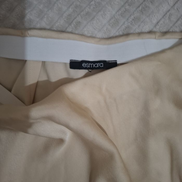 Fusta de satin bej