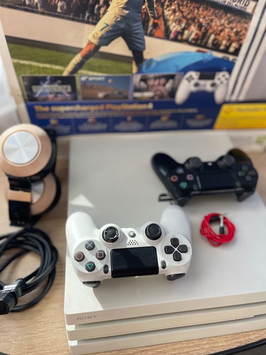 Ps4 pro 1 tb 2 manete