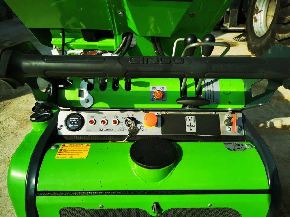 мини челен телескопичен товарач MERLO Cingo M12.3 plus