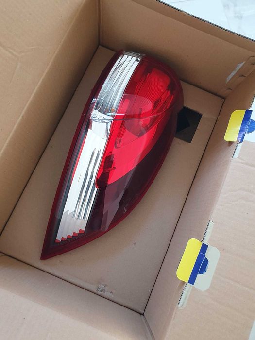 Lampa Spate dreapta exterior Renault Clio IV ( 4 ) MIC DEFECT