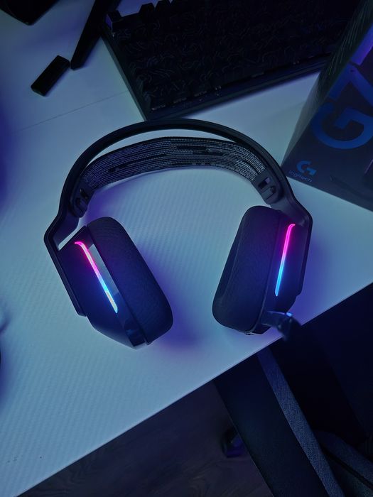 Слушалки Logitech G733
