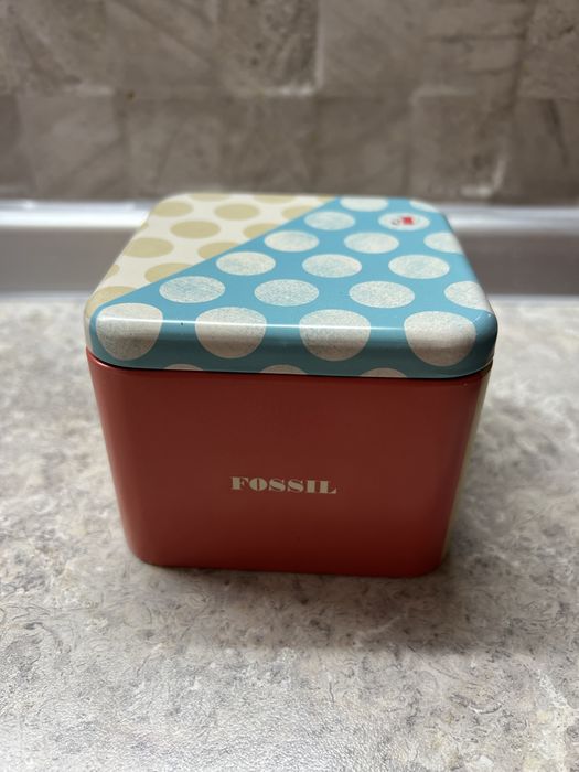 Продам часы Fossil me1099