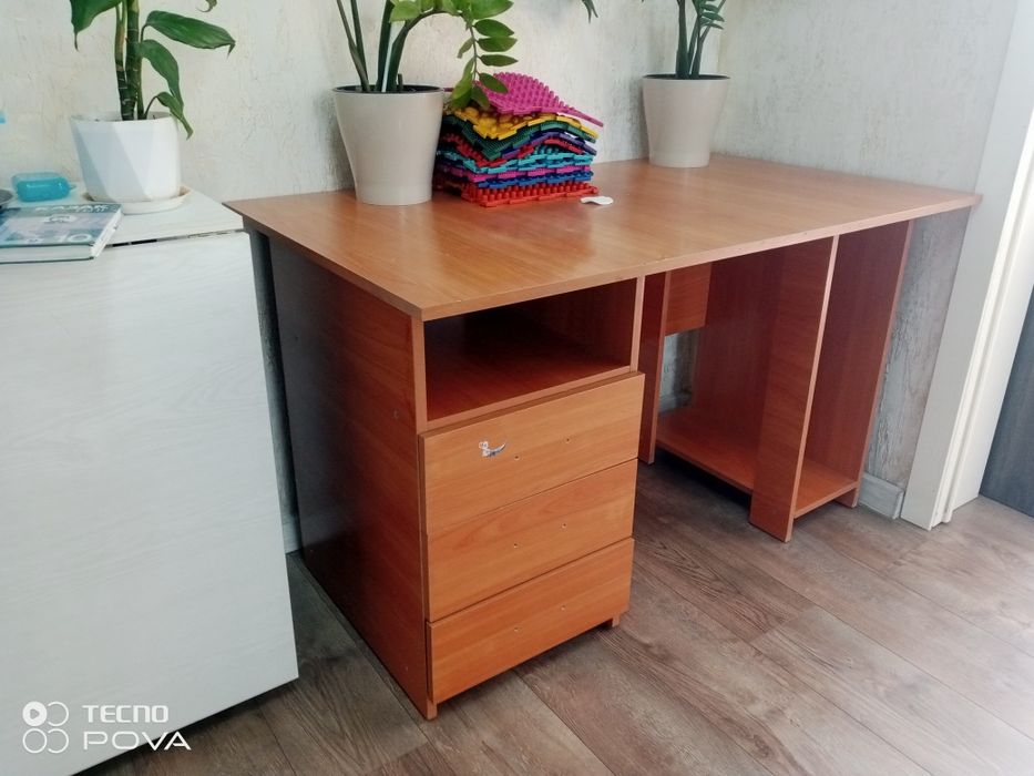 Стол журнальный,офисный