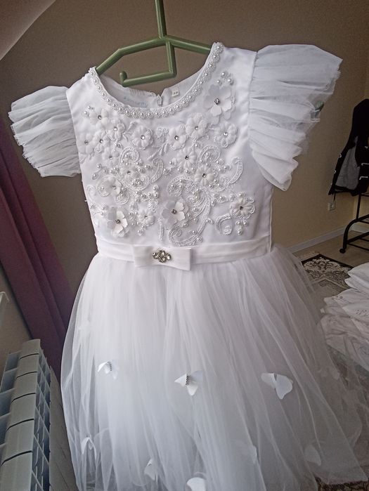 Красивое нарядное платье для девочек