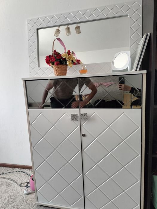 Камод с зерколом отличном состоянии