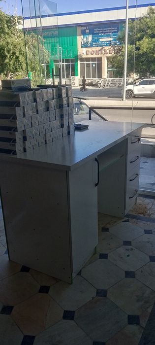 Kassa uchun mebel yangi