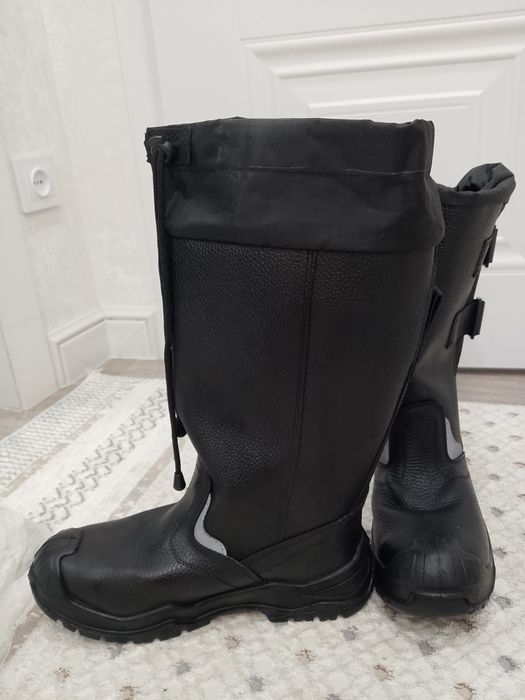 Продается спецобувь. Сапоги.