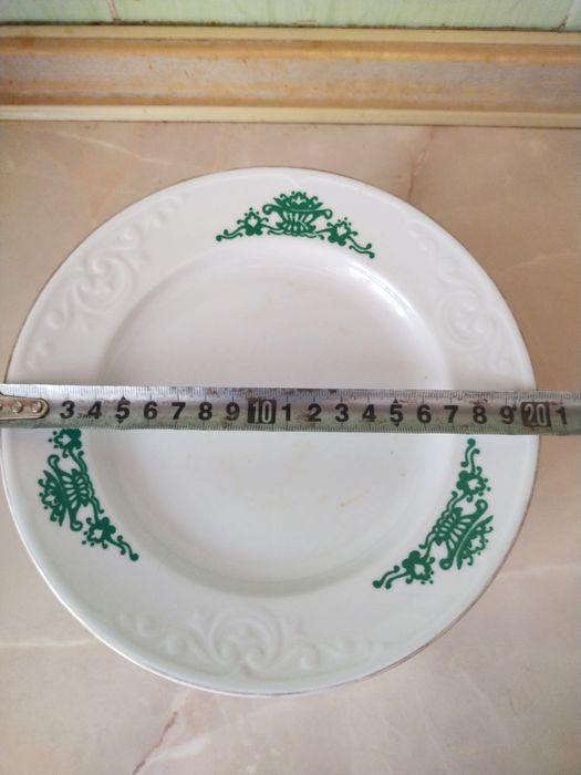 Продаю тарелки б/у .