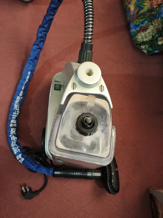 Продам паровой утюг в хорошем состоянии