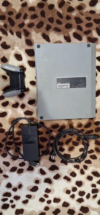 Vând Xbox One Call of Duty Edition