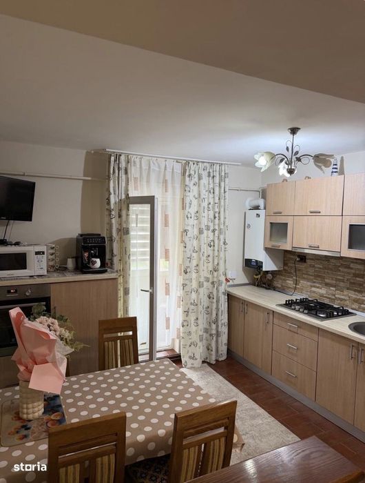 Apartament cu 2 camere, 60 mp, et. 2 din 4, Str. Ganea , Carpati 2.