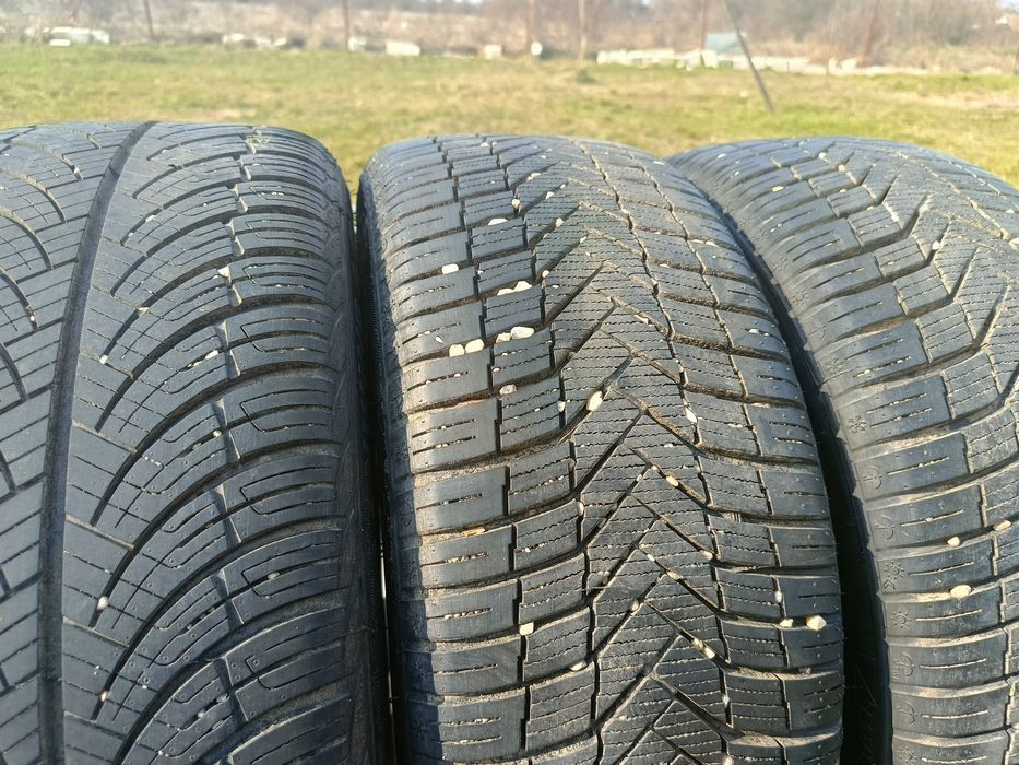 Se vând, 3 jante cu tot cu cauciucuri  All seasons