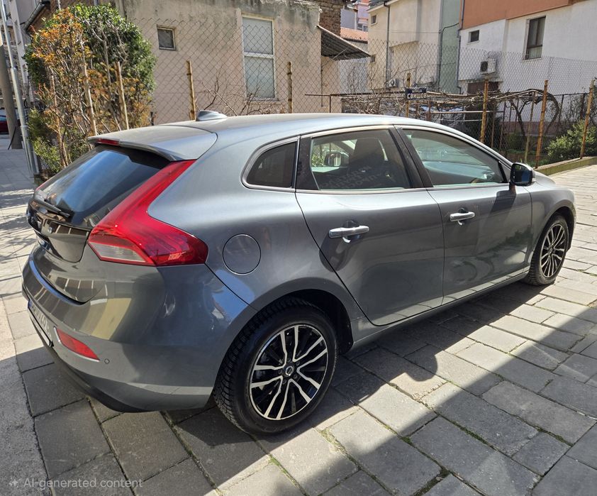 Volvo V40 - 2019 година