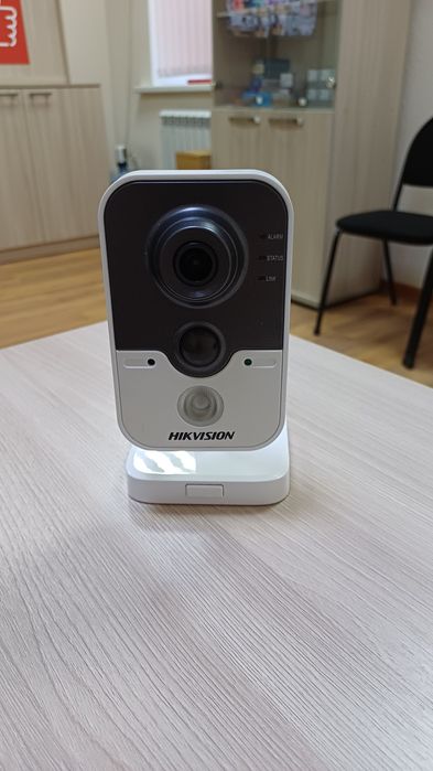 IP камера Hikvision DS-2CD2412F-I  б/у