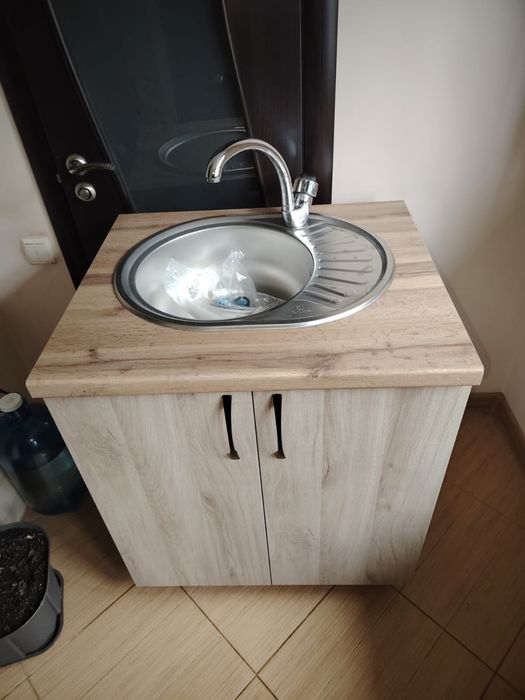 Продам кухонную тумбу мойку