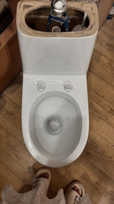 Продаю унитаз в отличном состоянии