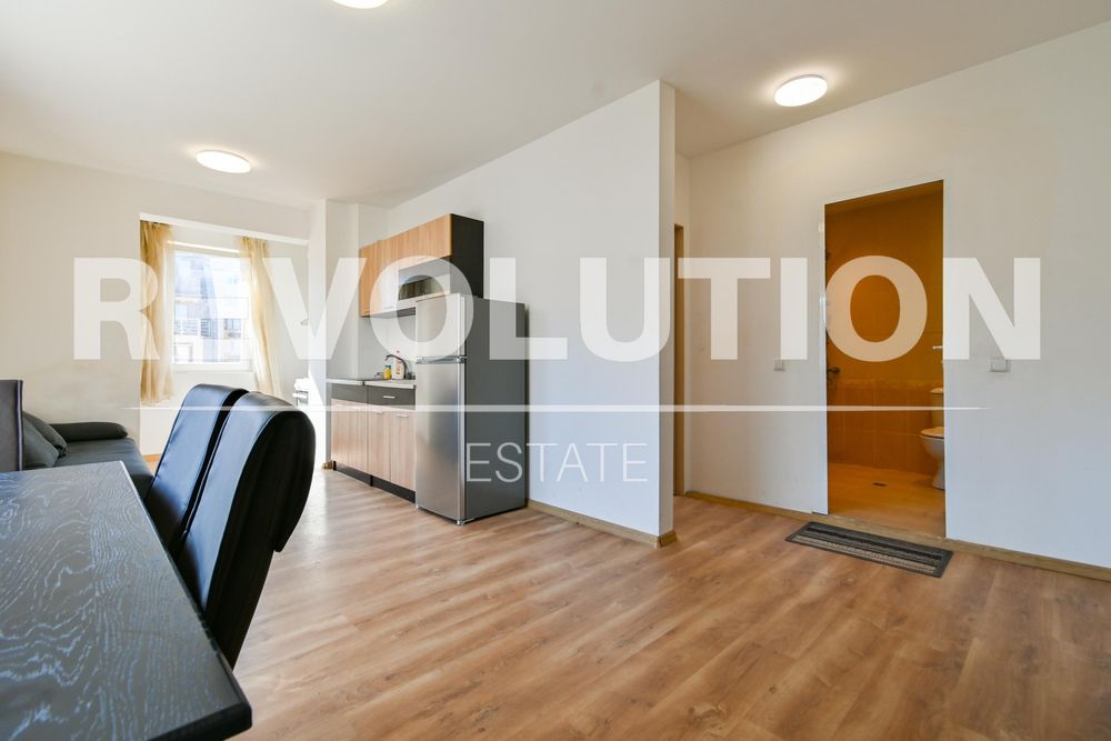 Дава се под наем Двустаен апартамент в София, Надежда 2 - 60 кв.м за 610.98 € - Снимка #2