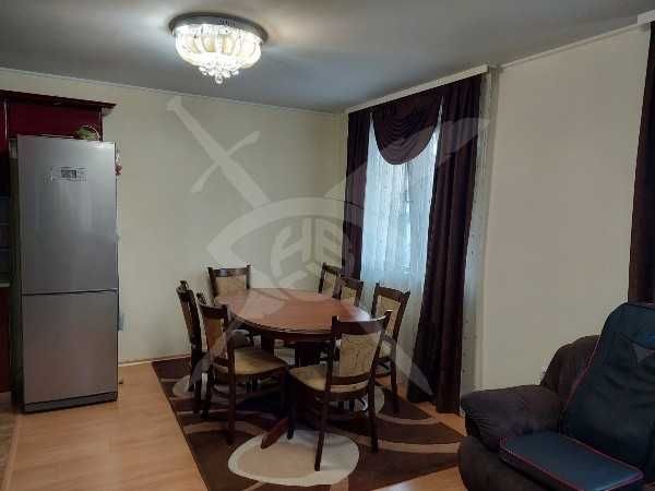 Дава се под наем Тристаен апартамент в Пловдив, Кършияка - 98 кв.м за 550 € - Снимка #2