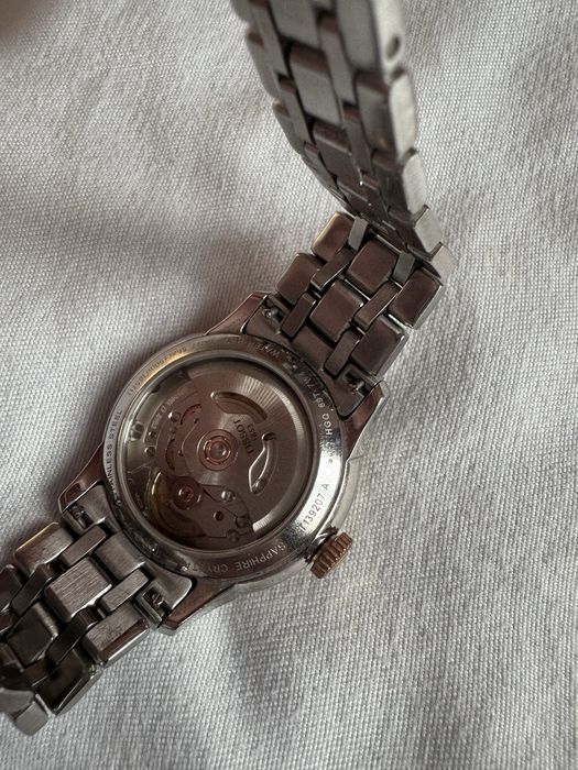 Vand ceas dama  tissot !