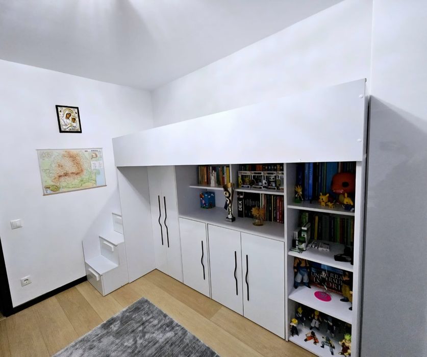 Pat inalt, cu saltea si spatii de depozitare