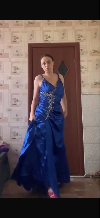 Продам платье вечернее нарядное