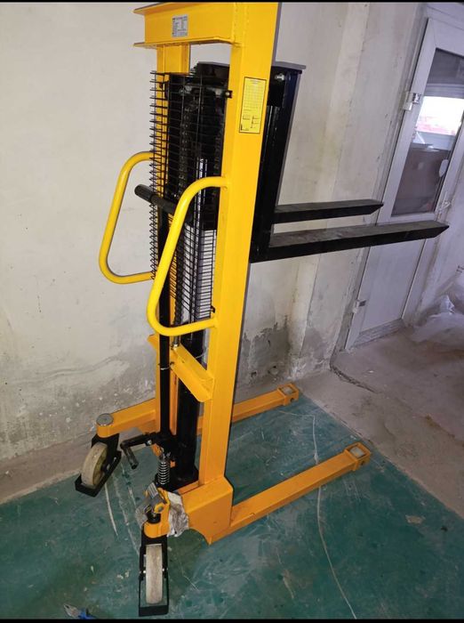 Хидравличен високоповдигач