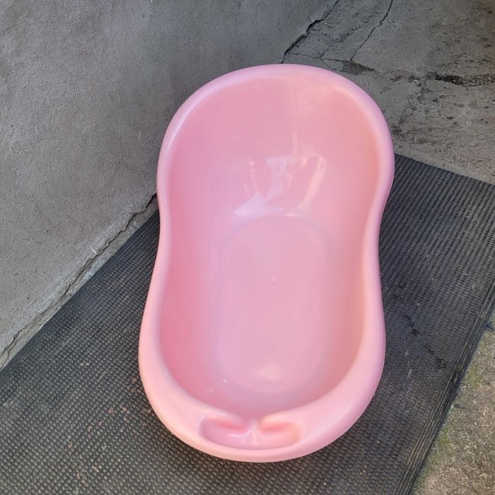 Продам ванночку детскую.