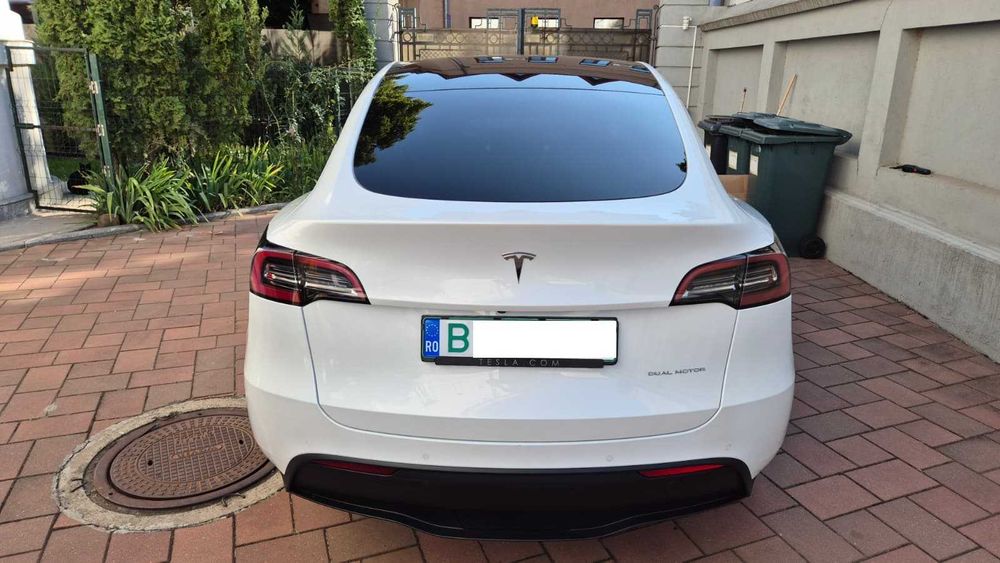 Tesla Model Y Dual Motor Long Range