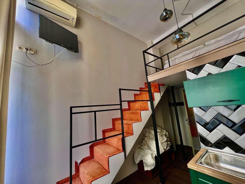 Дава се под наем Мезонет в Варна, Център - 25 кв.м за 378.93 € - Снимка #2