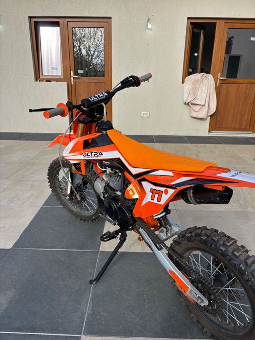 Vând cross ultra 125cc nou cu garanție 2 ani