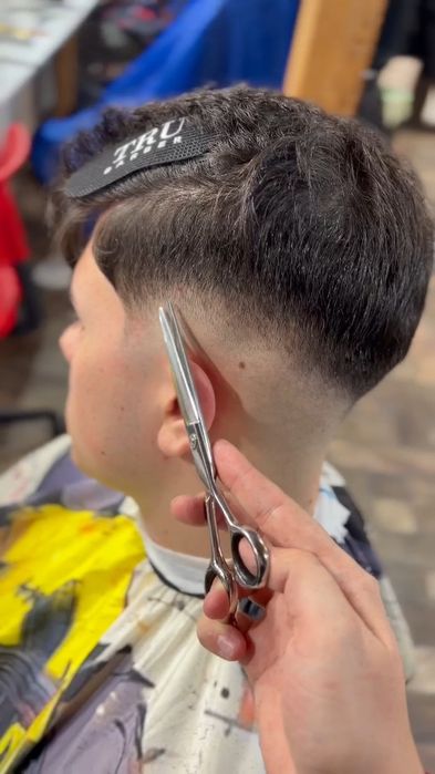 Frizer la Domiciliu București & Ilfov | Tuns și Barbă Acasă | ShortCut Barber