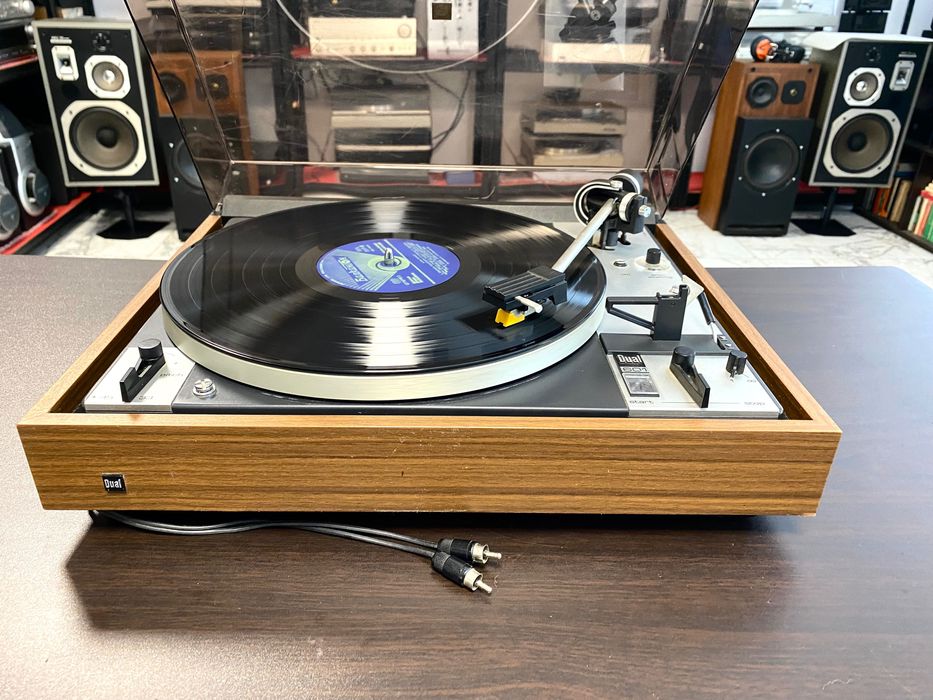 Топ модел грамофон Dual
