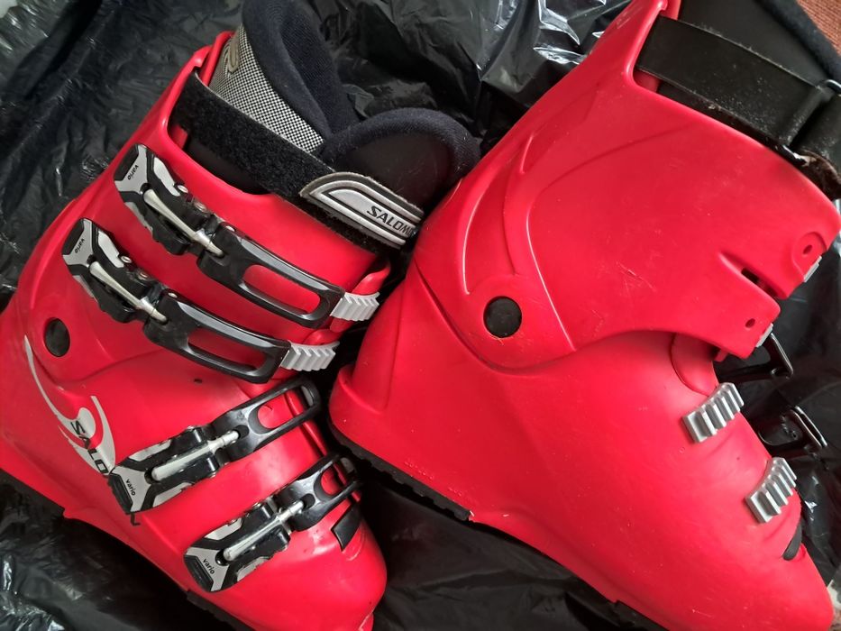 Clapari schiuri ski Salmon Performa. Performa..