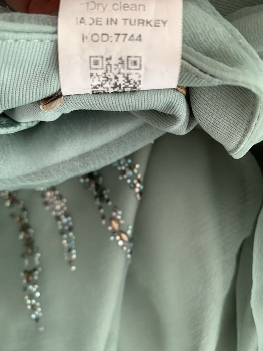 Продам платья……..