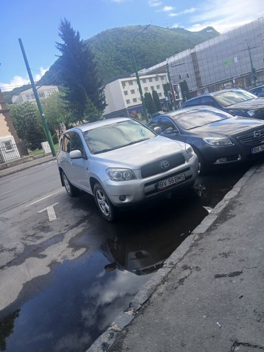 Vând toyota rav 4