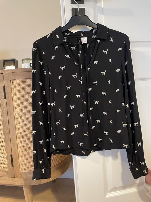 Camasa H&M neagra, marime 32,  cu pisici