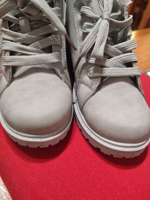 Нови сиви боти 35 номер