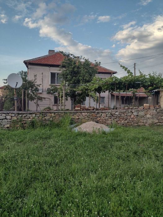 Къща в село Главан