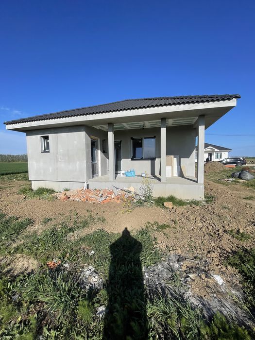 Casa noua la cheie Santion
