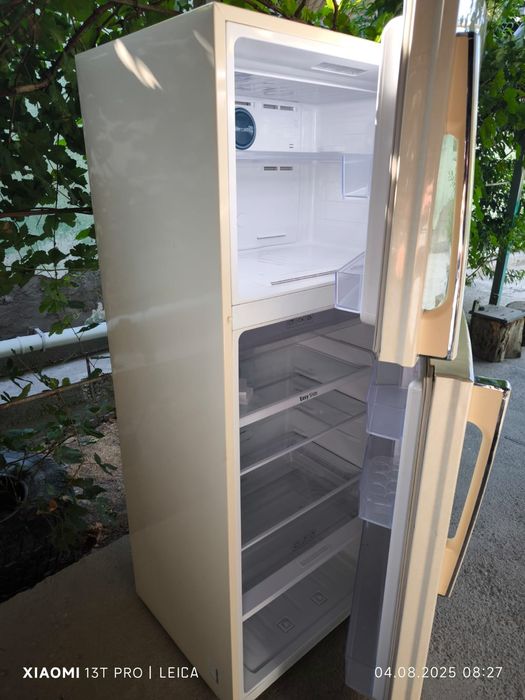 Холодильник Samsung