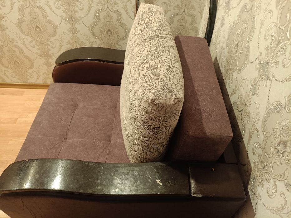 Продам диван срочно