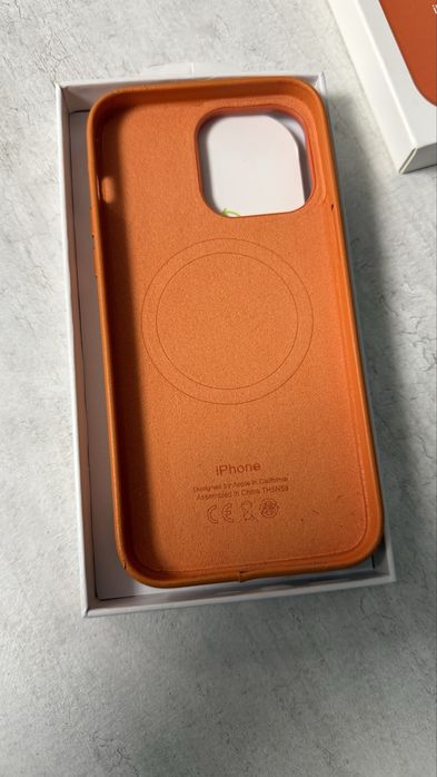 Husa din piele Portocalie cu MagSafe - iPhone 14 Pro Max